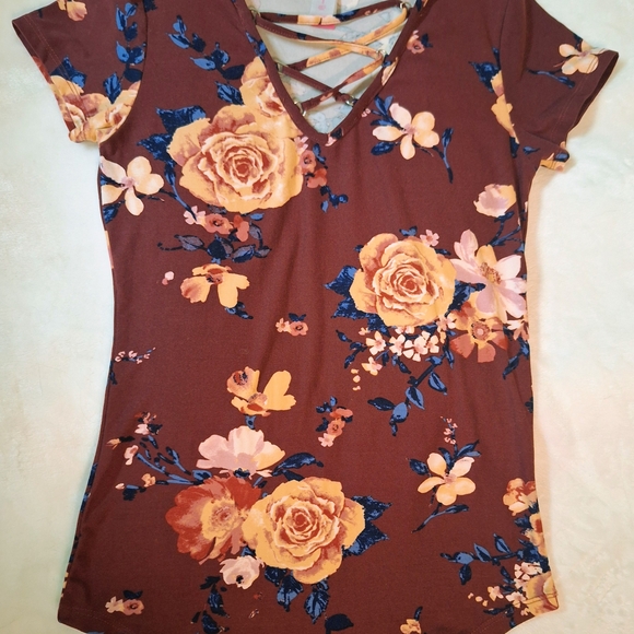 Floral cross-front blouse - Picture 1 of 3